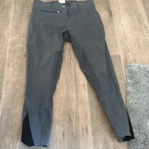 Ridbyxor  - Ridbyxor. Orginal pris 460kr. Dem sitter bra o skönt.Grå färg