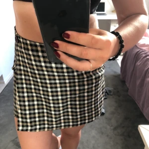 Rutig kjol/shorts 🌈⚡️ - Rutiga shorts som ser ut som en kjol! Knappt använd! ❌