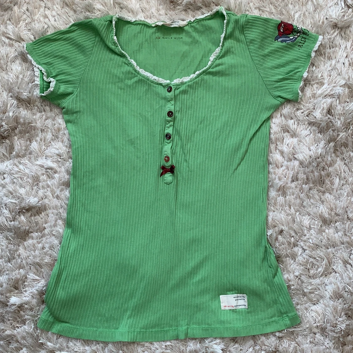 Grön ribbad Odd Molly t-shirt 