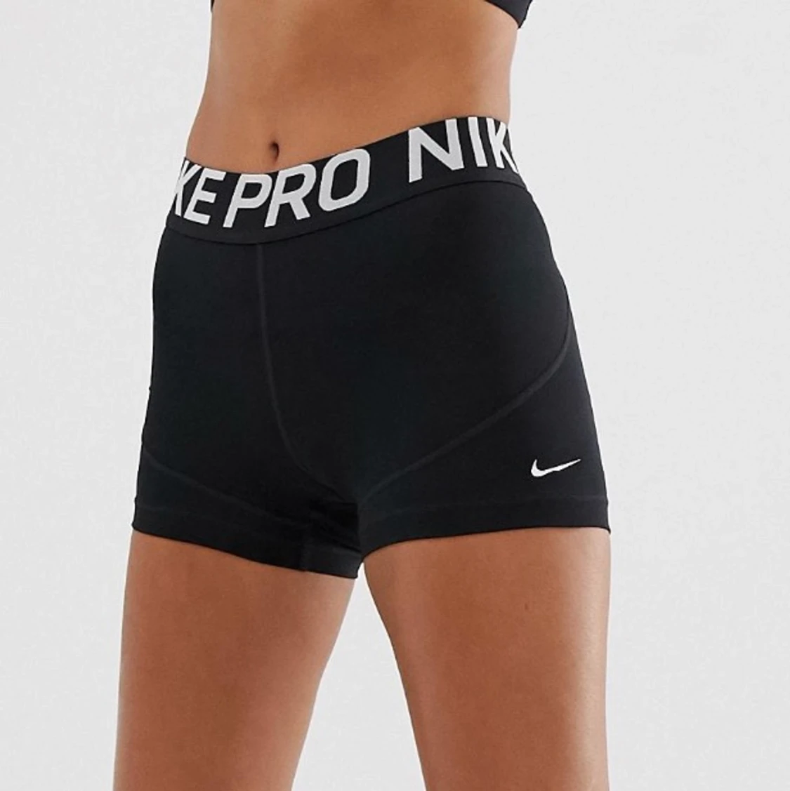 Snygga och populära Nike pro shorts✨ - 90