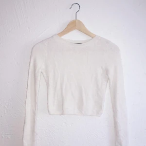  - Tröja i ull, som håller dig varm och snygg på samma gång. ny från bikbok