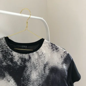  - Bra skick, knappt använd. Svart baksida. Framsidan är lite glansig.