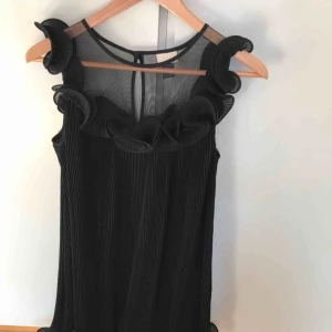  - Knälång klänning från H&M trend 