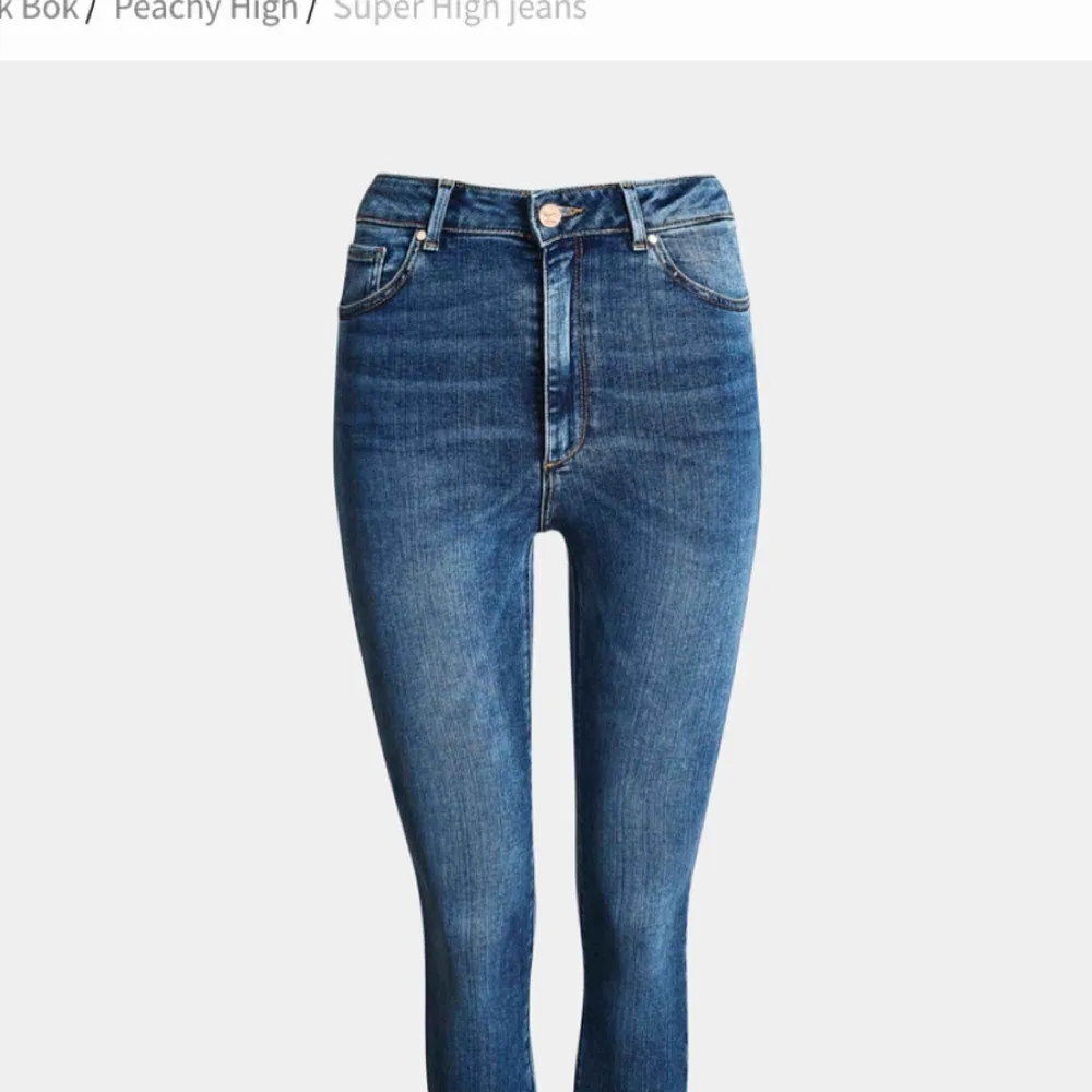 Köpta för 599kr. Använda 2 ggr. FRAKT INGÅR I PRISET ❤️. Jeans & Byxor.