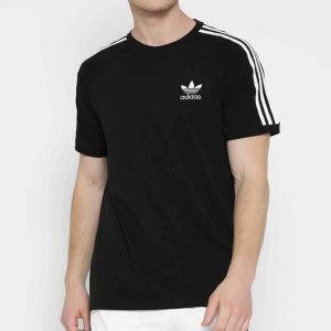  - Adidas t-shirt, inga defekter. 