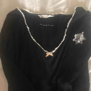  - odd molly t-shirt som är långärmad, aldrig använd, köpt för 599kr 🦋🦋