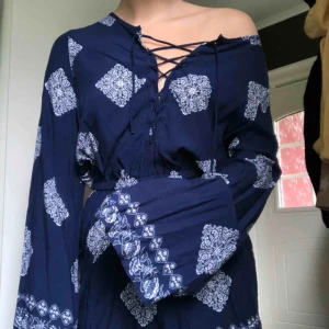  - Jättefin playsuit ! Aldrig använd, frakt inräknad i priset