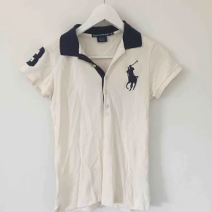 Ralph - Mycket lite använd t-shirt   