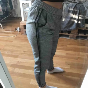  - Säljer mina älskade byxor då dem inte kommer till användning längre.. från jeansbolaget fint skick! Köparen står för frakt 