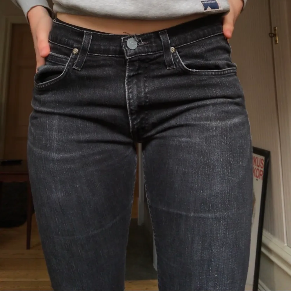Åtsittande svarta jeans från Lee (Luke).  Killmodell.. Jeans & Byxor.
