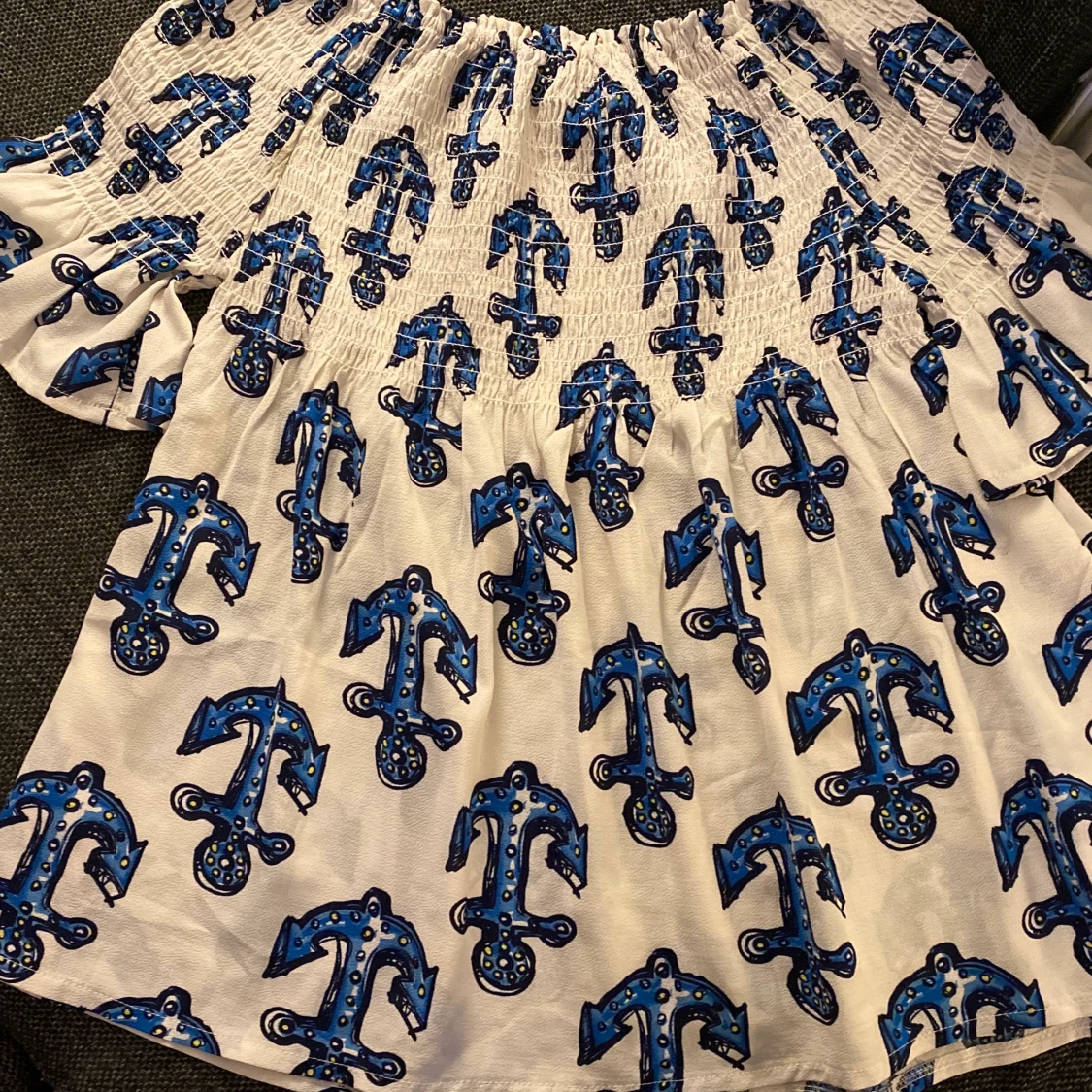 Off shoulder Polyster top