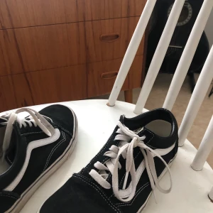 Sneakers från VANS - Sneakers från VANS i ett fint och fräscht använd skick 😊