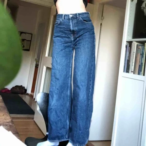  - Ace byxor från Weekday köpta här på plick