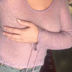  - Stickad feminin top från indiska super fin kvalitet och modell. Blivit för liten vid bysten på mig. 