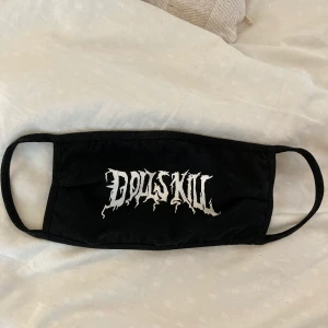 face mask - helt ny oanvänd face mask från dollskill!💕 FRAKTEN INGÅR I PRISET!