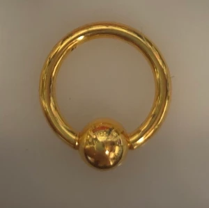 Smycken  - Ringar från företaget Laboro. Bonnie i alla stolekar och tjocklekar. Fler färger. Material som titan och kirurgiskt stål. Frakt 19kr guld dyrare, silver billigare. Hör av er vid köp och frågor. Mvh