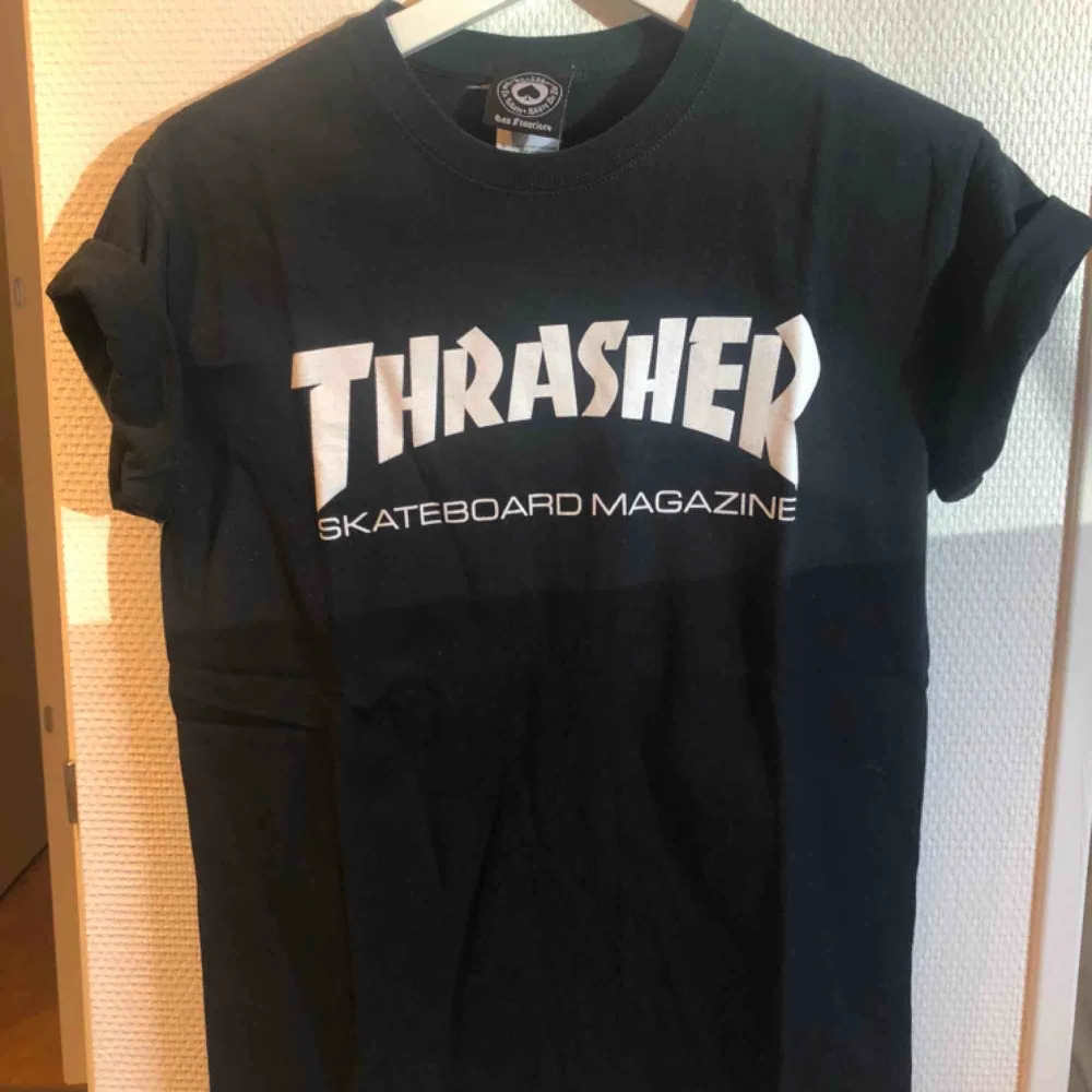 Trasher T-shirt, storlek small🌸 Kan mötas på i Karlstad annars står köparen för frakten! . T-shirts.