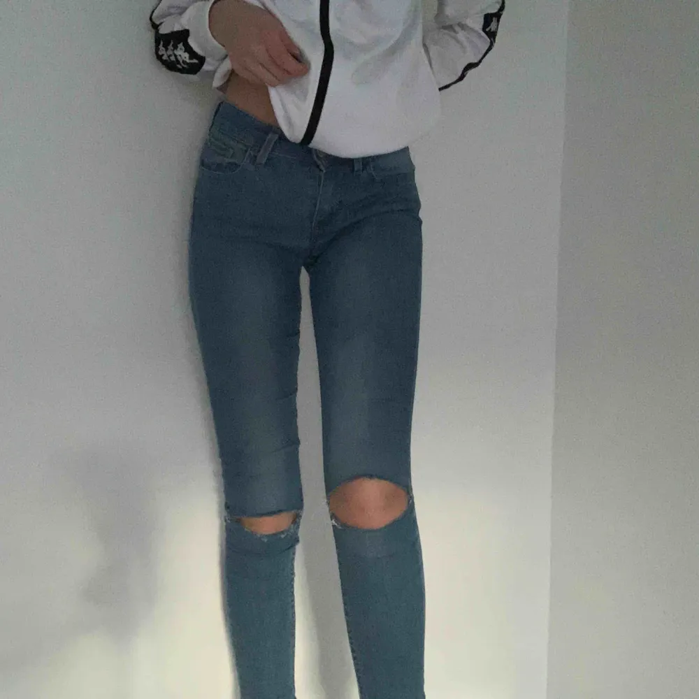💙snygga tighta skinny jeans från Levis💙 frakt 50kr. Jeans & Byxor.