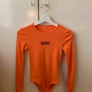  - Snygg orange body!