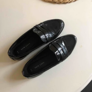  - Snygga loafers i strl 36, köparen betalar frakt 