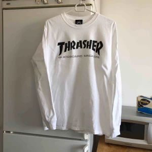  - Kommer inte till användning längre men i fint skick! Tunn långärmad.