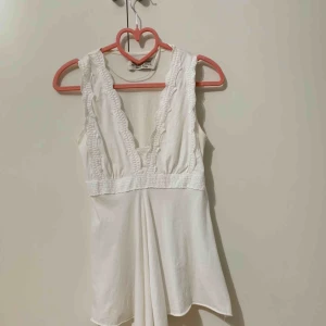 Topp - Topp i storlek S, fin skick, finns i Odenplan Stockholm. Kan skicka via post