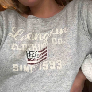  - Lexington sweater storlek S.  Använd fåtal gånger, så fint skick!   Frakt tillkommer 🌸