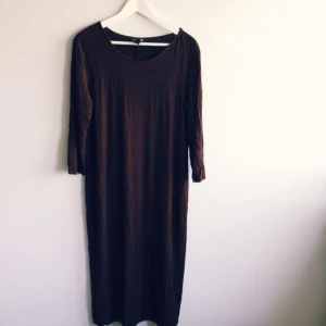  - Långklänning från h&m i vinröd färg! 🌹