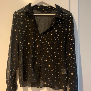 Meshskjorta  - Jättesnygg genomskinlig skjorta från BIKBOK! Supersnygg att ha en bralette under! +42 för frakt! ❤️