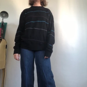 Cool sweatshirt  - Cool och skön sweatshirt köpt second hand👍🏼👍🏼säljer för 130kr inklusive frakt💕💗