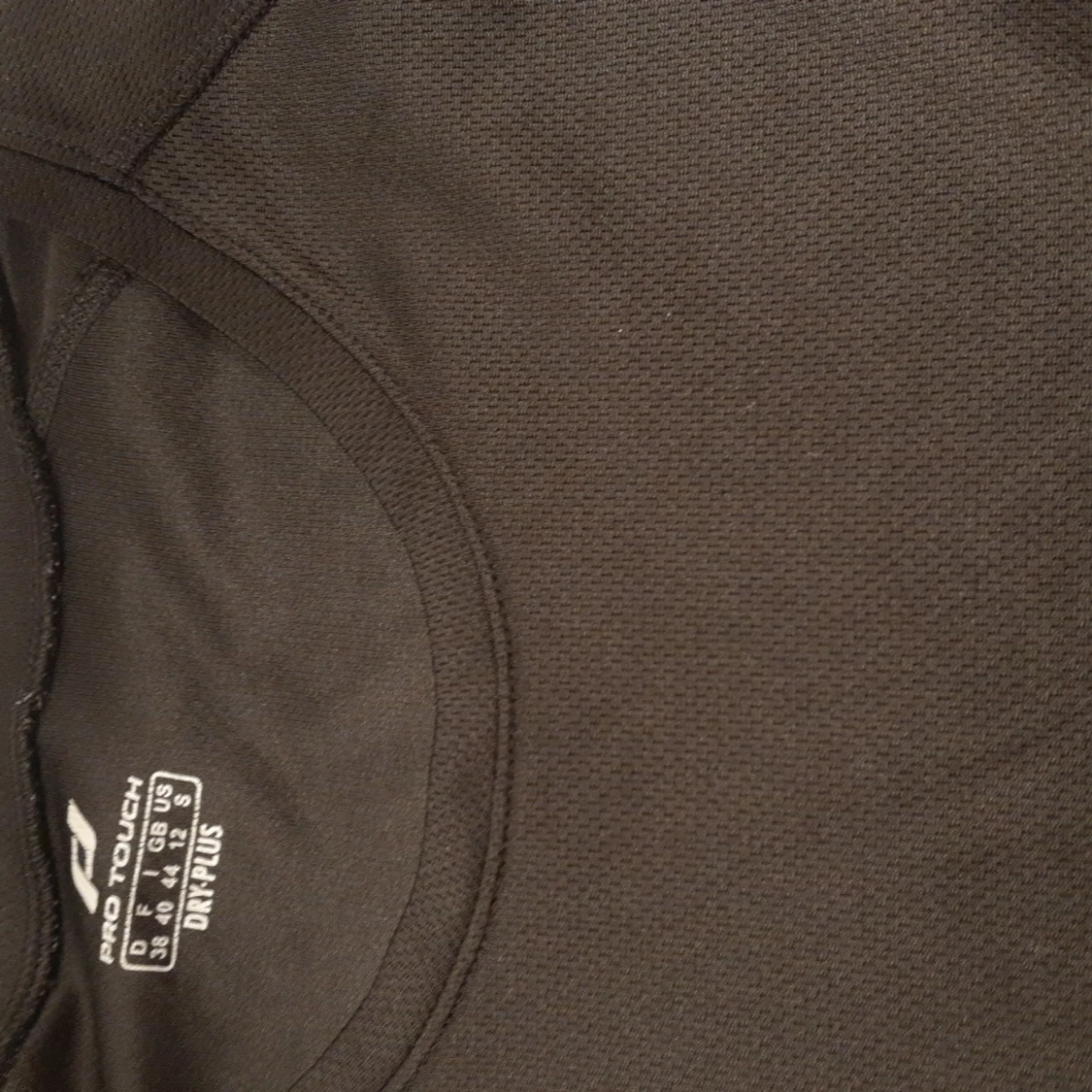 Svart tränibgströja  - 91