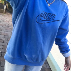 Nike-collegetröja - Kör en intressekoll på min balla Nike-tröja. Buda!!! (I CHATTEN) Köparen står för frakt!