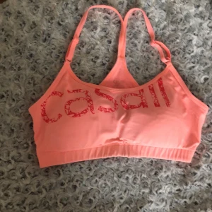 Vasallen sporttopp - Cassal sporttopp i storlek M, finns i sigtuna