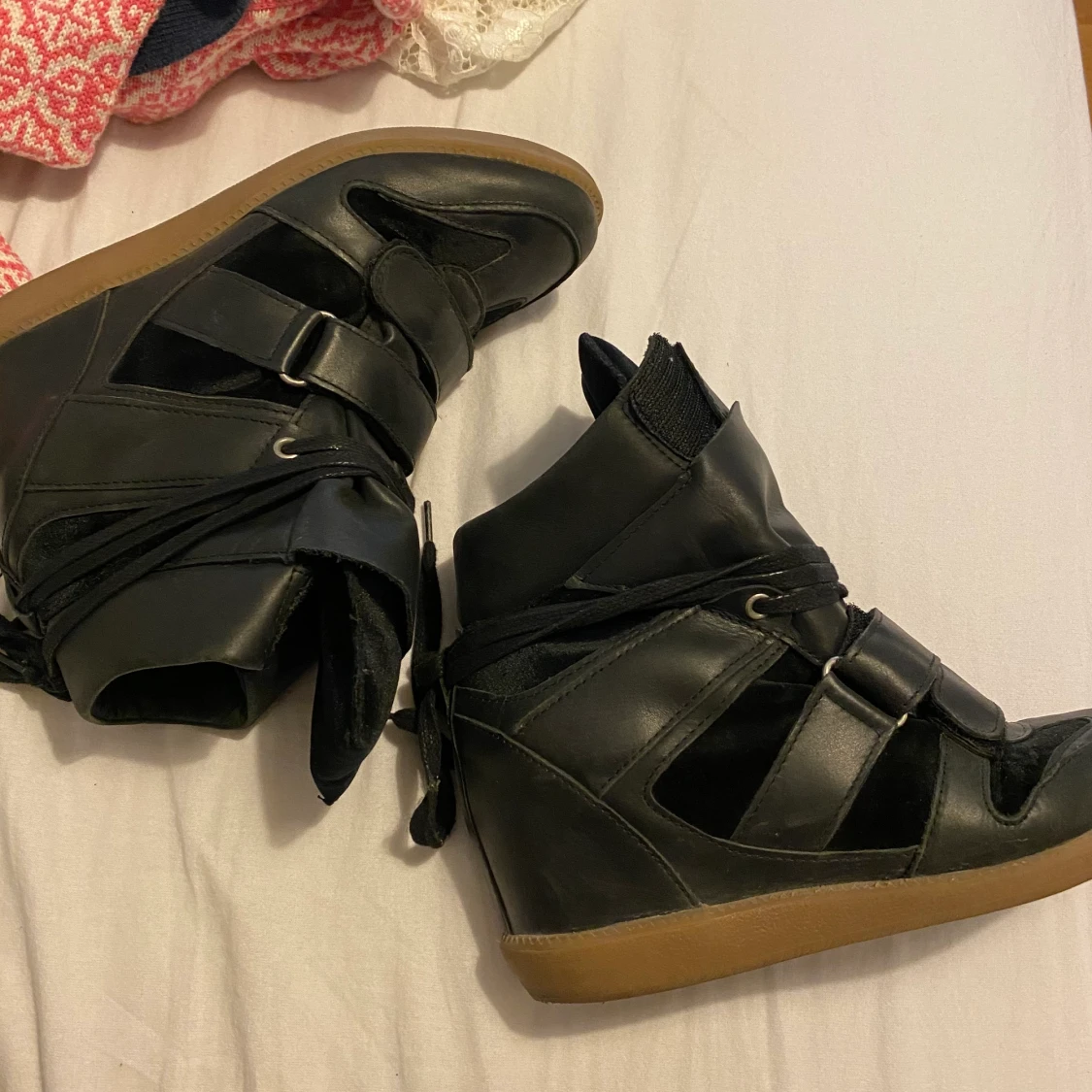 Isabel markant liknande - 90