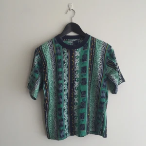  - Indie sommar tisha köpt i indien, aldrig använd. 

❣Alla mina priser är INKLUSIVE PORTO. Annars finns kläderna att hämta i Kungsbacka, eventuellt Halmstad.❣

