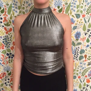  - asKAXIG metallic silvertop!!💍

Står ej storlek men passar både small och medium!
