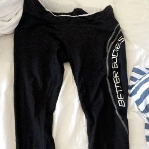  - Better Bodies tights i st L Kan postas 