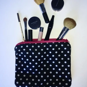  - Prickig och söt nessesär med sammetstyg inåtvändigt.  Ny!  🌸köparen står för frakten🌸