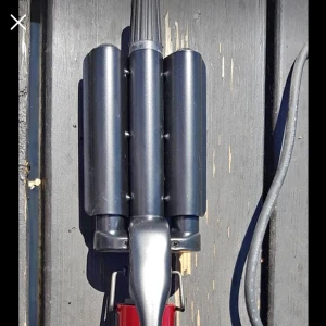  - Fullt funktionell locktång från HBO Nordica använd några ggr men mest liggandes! Frakt 50kr annars möts jag upp i centrala Stockholm☺️