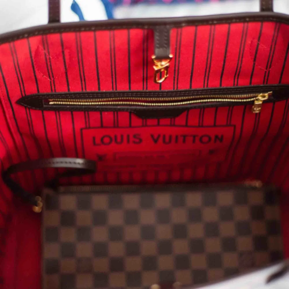 A kopia, Never full väska Louis Vuitton  Nyskick. Väskor.