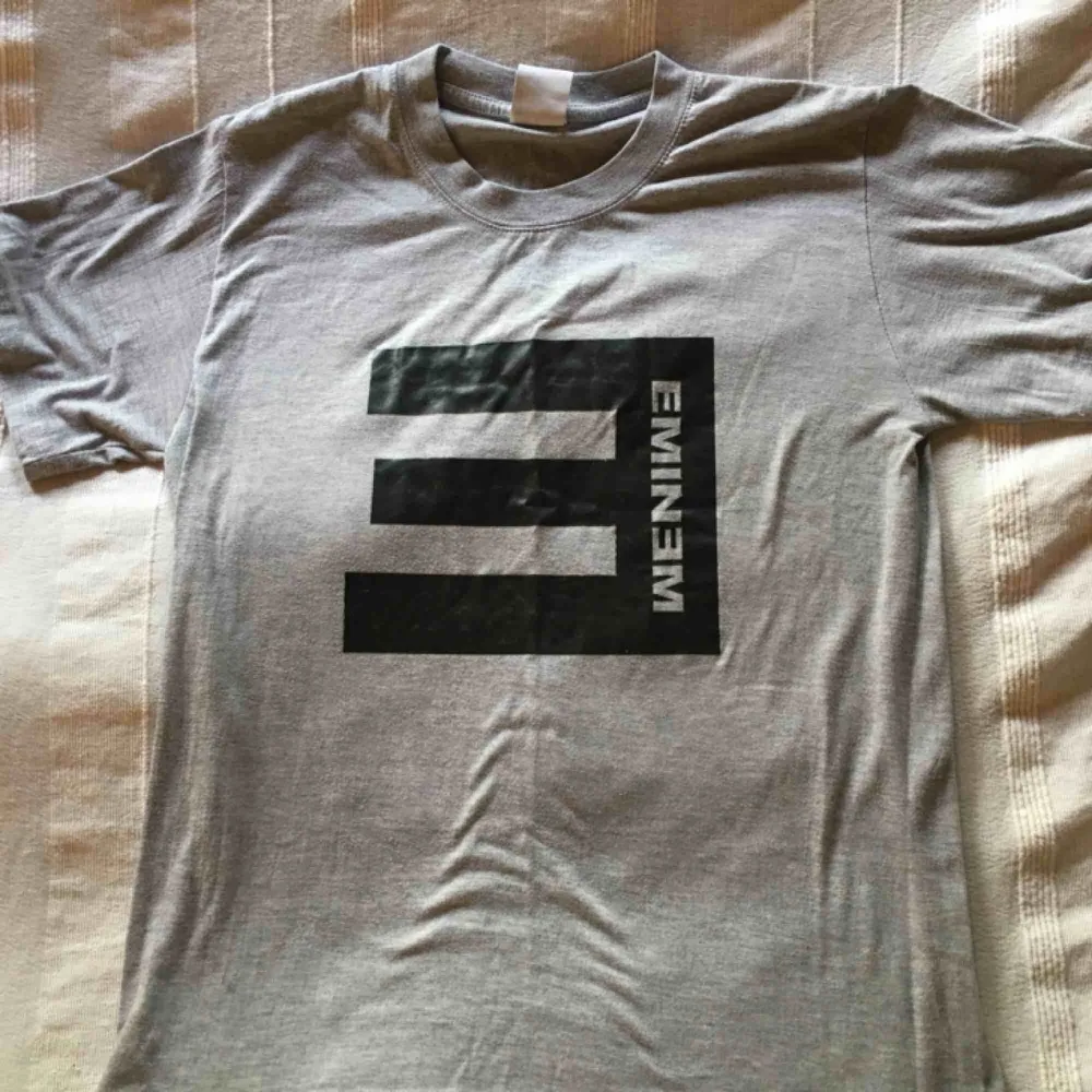 Eminem tröja! Köpt för längesedan men bra skick. T-shirts.