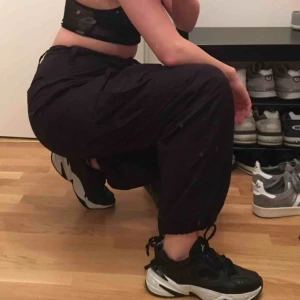  - Byxor från urban outfitters London! säljer pga lite för stora för mig! Aldrig använda 