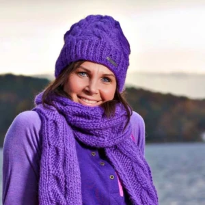  - Stromberg mössa/halsduk aldrig använd. Ny pris är 600:- 