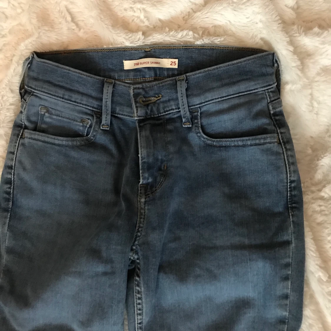 Nya levi’s jeans - 90