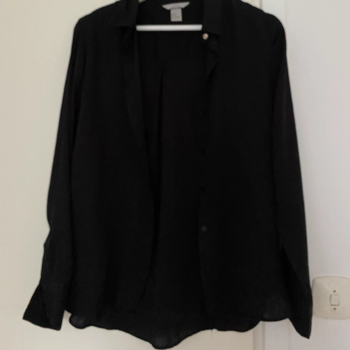 Svart silkig skjorta fr hm strl 34 - 91