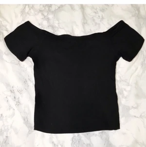 hm offshoulder topp  - nästintill oanvänd topp från hm, inget fel på den