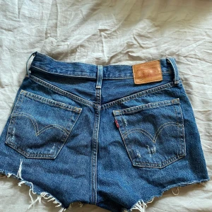 Levis 501 Shorts - inte mycket använda! 🌸 Bud från 150!
