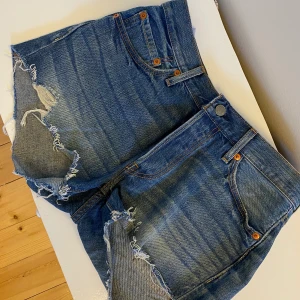 Levis shorts - Snygga Levis shorts som tyvärr inte passar längre. Frakt tillkommer