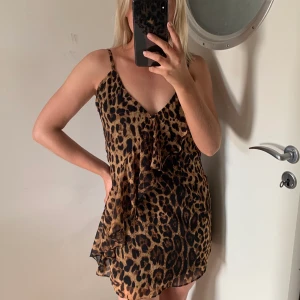 Klänning - Jättefin och härlig klänning från Chiquelle, storlek XS💕 Frakt tillkommer