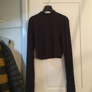  - Tröja från weekday 